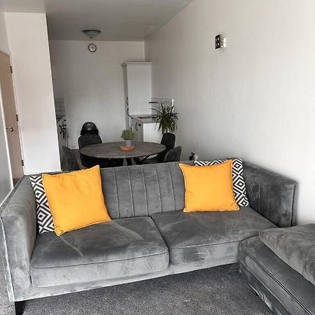 Recently Refurbished Apt Central Mk Free Parking Milton Keynes Extérieur photo