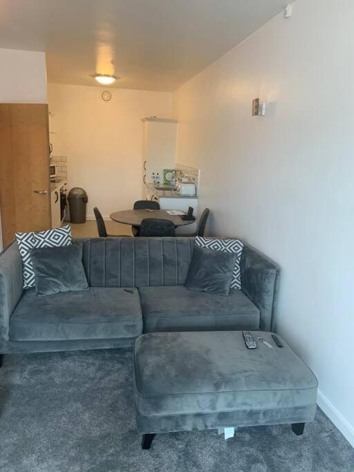 Recently Refurbished Apt Central Mk Free Parking Milton Keynes Extérieur photo