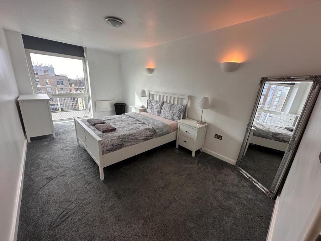 Recently Refurbished Apt Central Mk Free Parking Milton Keynes Extérieur photo